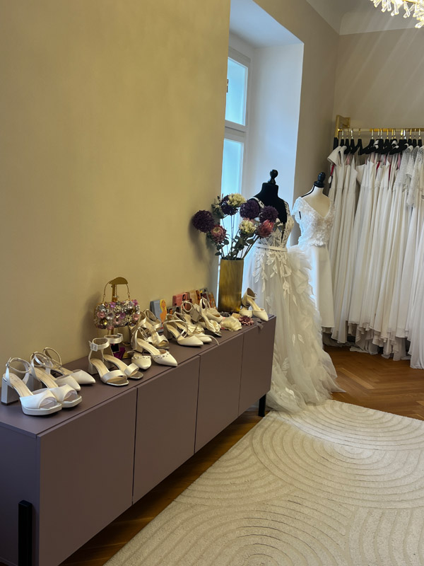 Brautkleid Das Brautkonzept Brautkleid by Andrea Girz Wiener Neustadt